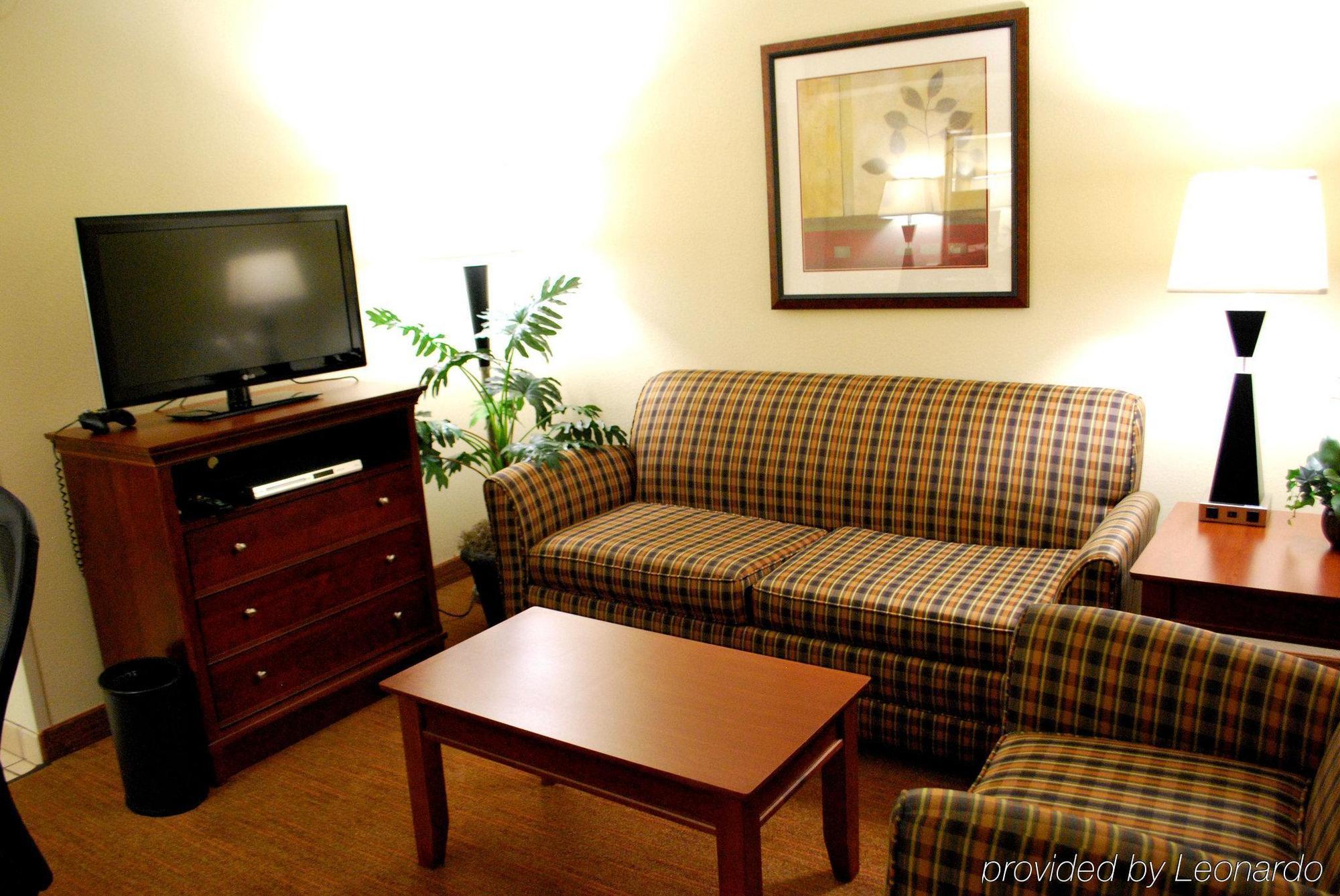Hampton Inn Raleigh Capital Blvd North Habitación foto