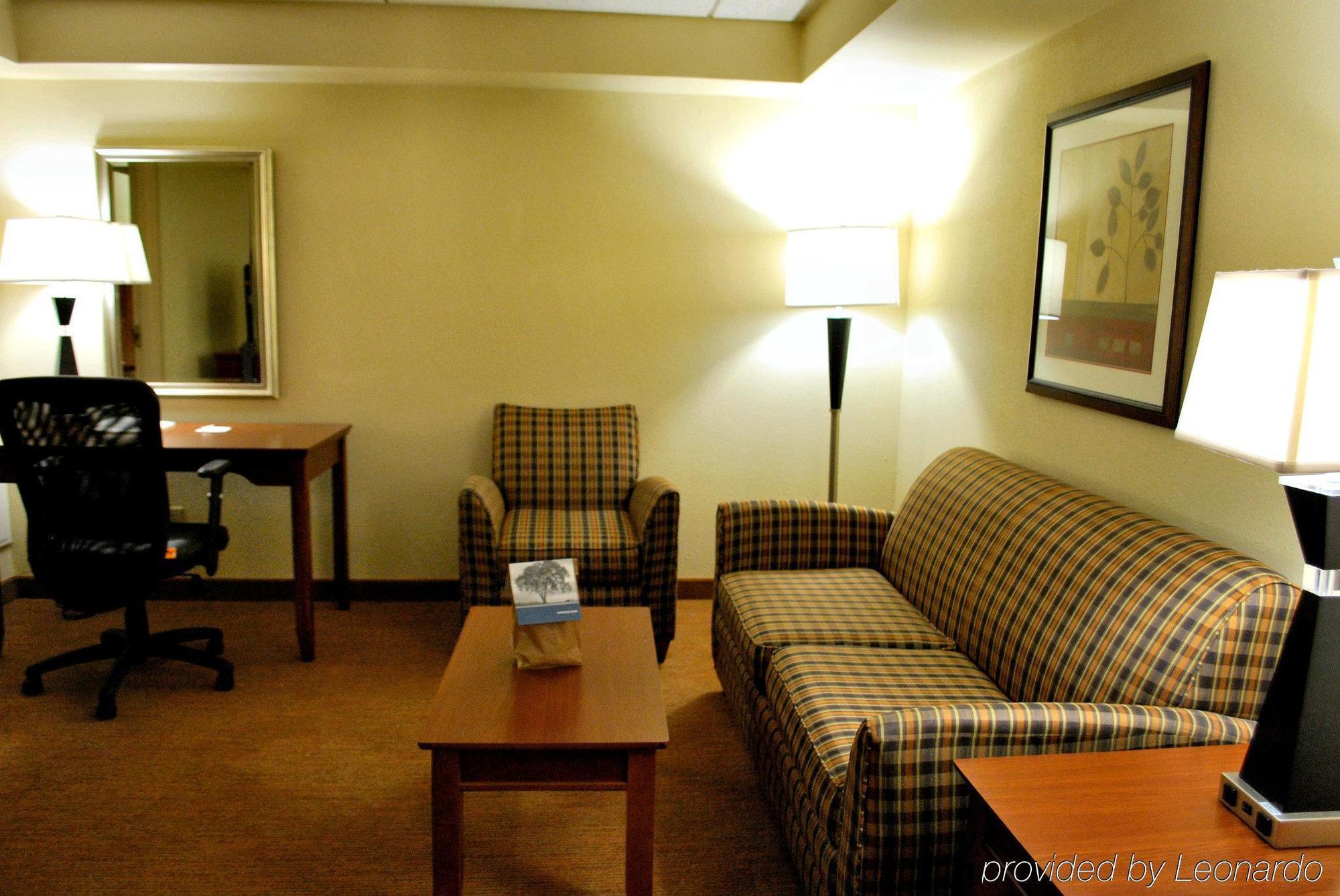 Hampton Inn Raleigh Capital Blvd North Habitación foto
